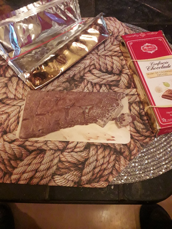 Reber Confiserie-Chocolade Marc de Champagne Schokolade 100g Trüffel