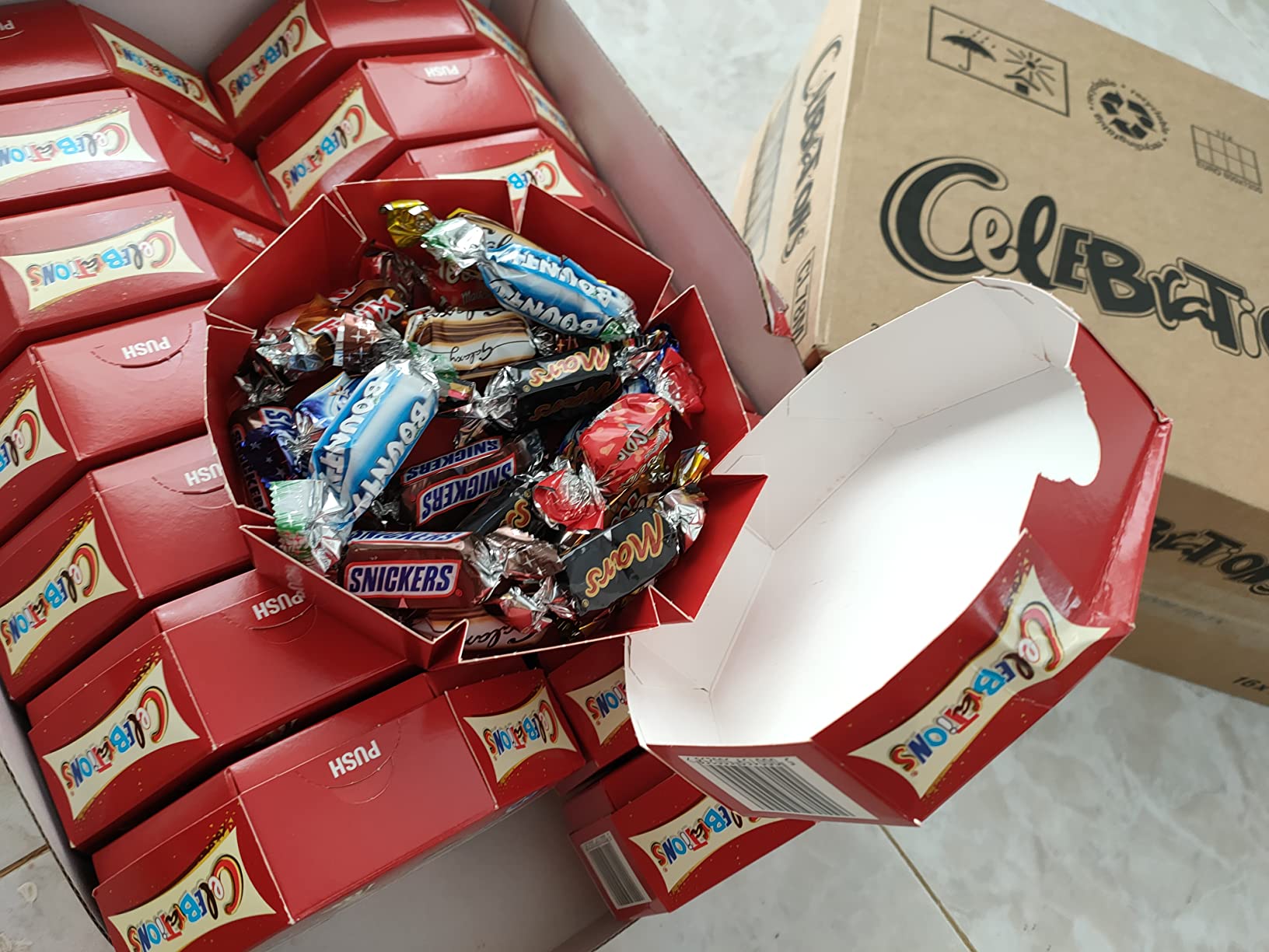 Celebrations Chocolate Gift Box Mini-Riegel Mix 16x186g Markenmix