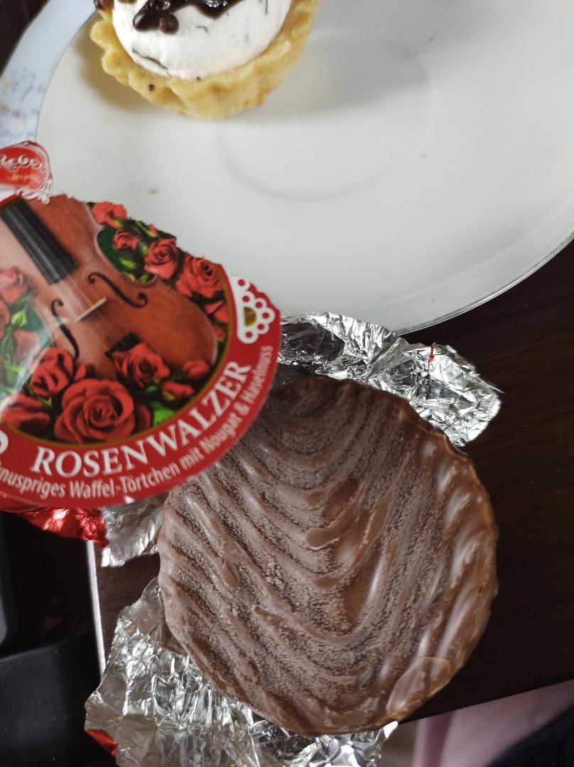 Reber Pasteten Rosenwalzer-Törtchen 48g Nougat Waffel